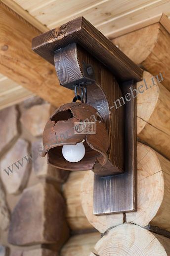 Светильник под старину из массива дерева – фото